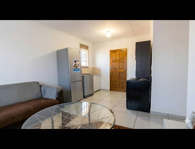 2 BEDROOM HOUSE FOR SALE IN PALM SPRINGS